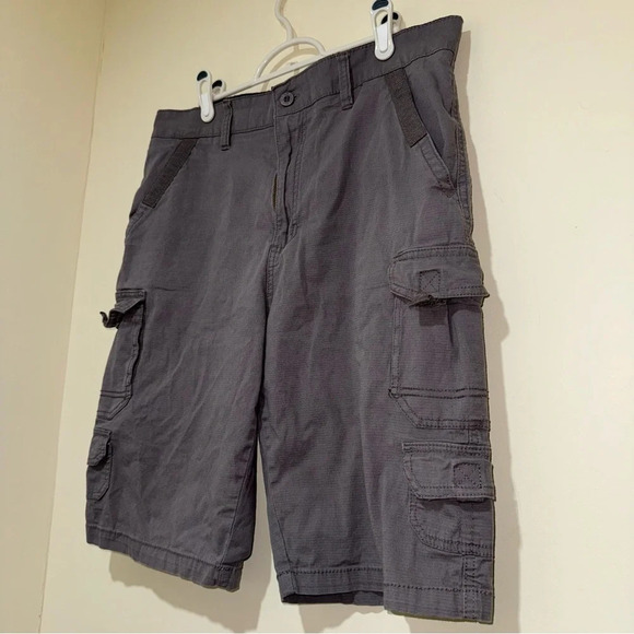 Men’s Y2K Beverly Hills Polo Club Brand  Grey Colour Cargo Style Shorts Size 32 - Picture 5 of 11